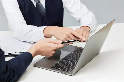 母亲偏瘫怎么生活的